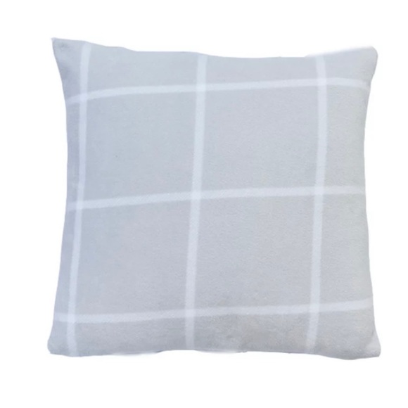 3 PC SET THROW & 2 PILLOWS NEW - Picture 2 of 3